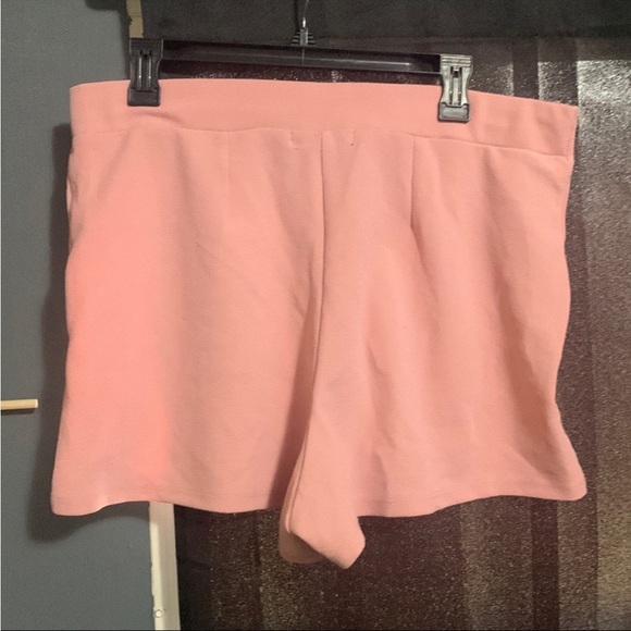 Plus Size Dressy Shorts 1X - Picture 2 of 3